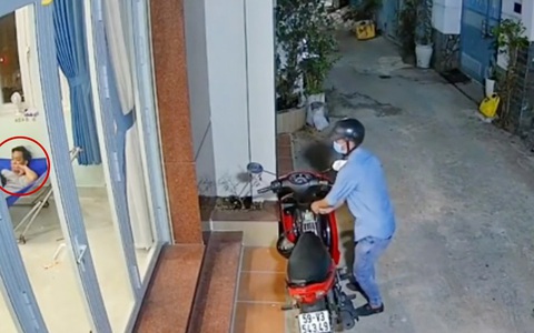 Chủ nhà bị trộm xe máy ngay trước mặt không hay biết