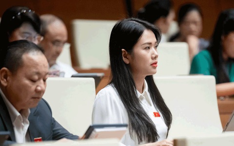 Truyền hình trực tiếp: Quốc hội thảo luận về tình hình kinh tế - xã hội