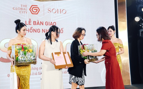Trao sổ hồng nhà phố thương mại tại The Global City