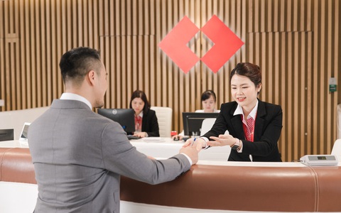 Techcombank được S&P Global Ratings xếp hạng 'BB-'', triển vọng 'ổn định'