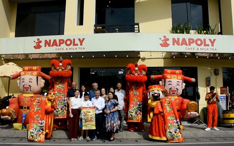 Rộn ràng đón Giáng sinh và năm mới với Napoly Café & Milk tea Phùng Hưng