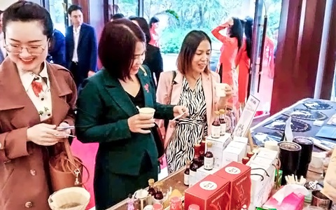 Độc đáo cà phê nước mắm nhĩ Nam Ô, khách thích mê vì vừa lạ, vừa ngon