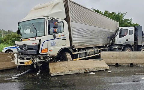 Đang sửa chữa đường, cán bộ kỹ thuật bị xe tải tông chết