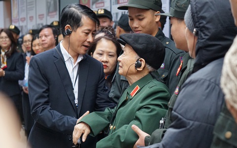 Những lát cắt đời thường cảm động của các vị tướng