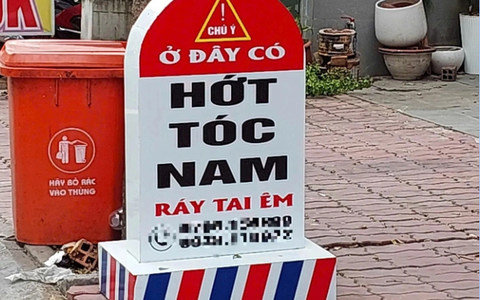 Làm bảng quảng cáo như cột kilômet chỉ đường do 'thấy đẹp làm theo'?