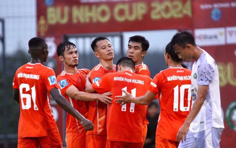 Ngôi sao bóng đá phong trào tranh tài ở Bù Nho Cup 2024