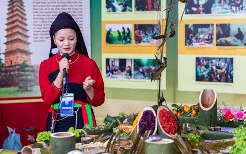Tôm cạn trong hốc cây, rêu đá mùa đông, lá mì xào cá của người Cao Lan, bạn nếm thử chưa?