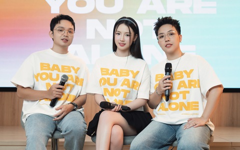 Kai Đinh tiếp nối dự án Ôm với ‘baby you are not alone’