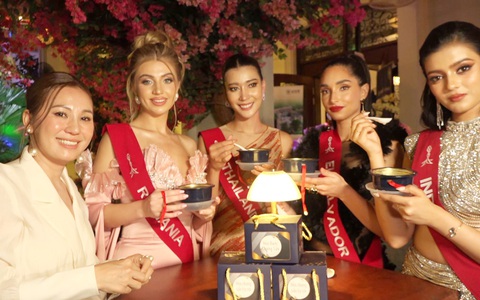 Thí sinh Miss Charm say mê hương vị yến tự sôi Nie Phạm