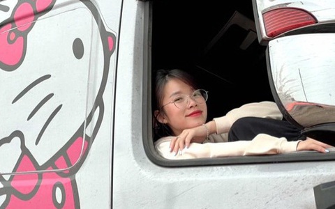 Nữ tài xế gen Z và chiếc xe tải màu hồng