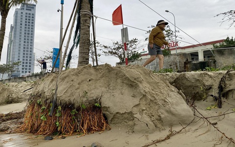 Ba điểm sạt lở trên bờ biển du lịch phía Đông Đà Nẵng