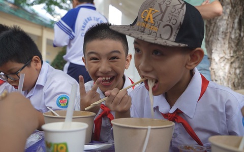 Nung nấu yêu thương, tri ân vị phở Việt
