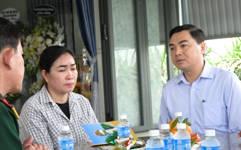 Bí thư Bình Thuận thăm viếng, động viên thân nhân các liệt sĩ vụ tai nạn trong diễn tập tại Quân khu 7