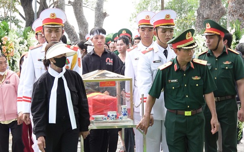 Bình Thuận tổ chức lễ an táng cho 6 liệt sĩ trong vụ tai nạn diễn tập