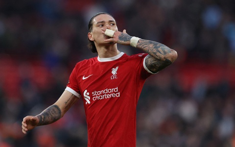 Mất nhiều trụ cột vì cúm, Liverpool vẫn lấy lại ngôi đầu từ tay Man City