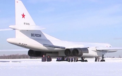 Ông Putin bay trên máy bay chiến đấu nặng nhất thế giới