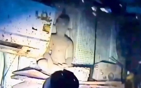 Bên trong tàu hộ tống chìm ở vịnh Thái Lan, đang được trục vớt