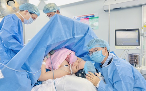 Em bé thứ 2 từng thông tim bào thai vừa chào đời khỏe mạnh