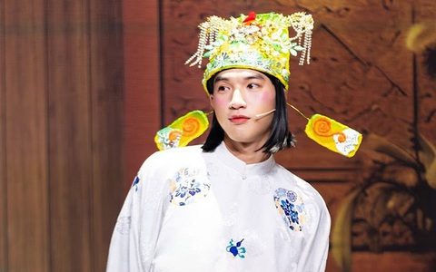 HIEUTHUHAI 'gây bão' với tạo hình Táo Quân trong Sóng 24