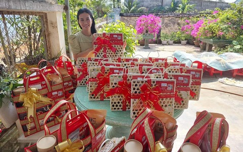 Gạo hữu cơ, gạo sạch của hai lúa miền Tây đắt hàng dịp Tết