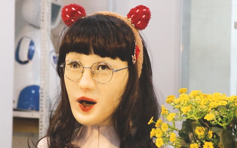 Robot thông minh 'made in sinh viên' chúc mừng năm mới Giáp Thìn 2024