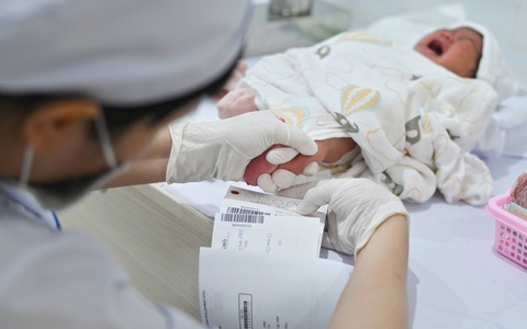 Cần sàng lọc 9 bệnh trước sinh và sơ sinh cho trẻ