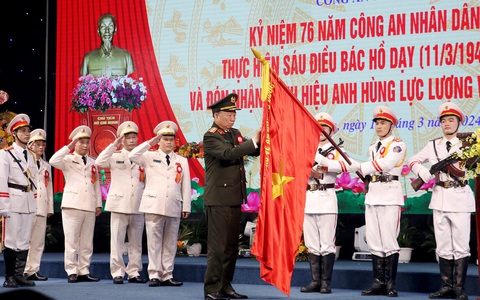 Công an Nghệ An nhận danh hiệu Anh hùng Lực lượng vũ trang nhân dân