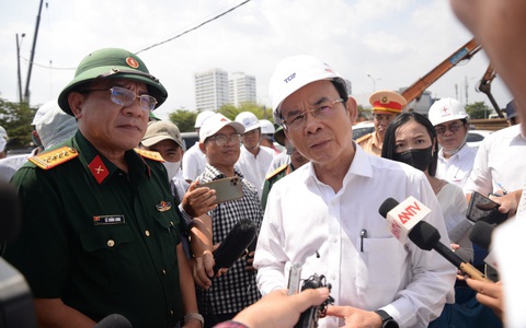 Bí thư Nguyễn Văn Nên thị sát hầm chui Nguyễn Văn Linh, cầu đường Nguyễn Khoái