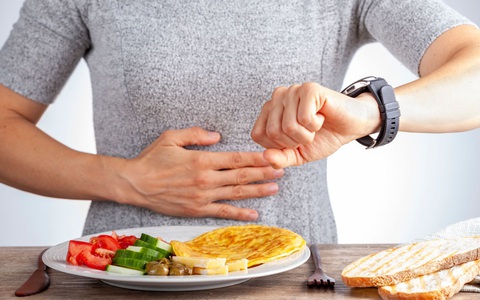 Thận trọng với chế độ nhịn ăn gián đoạn trong thời gian dài