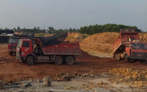 Thi công cao tốc cầm chừng vì mỏ vật liệu bị 'hét' giá?