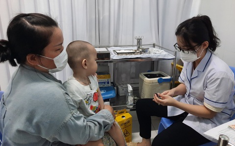 Những bệnh lý nguy hiểm thường gặp ở trẻ nhỏ trong mùa nắng nóng
