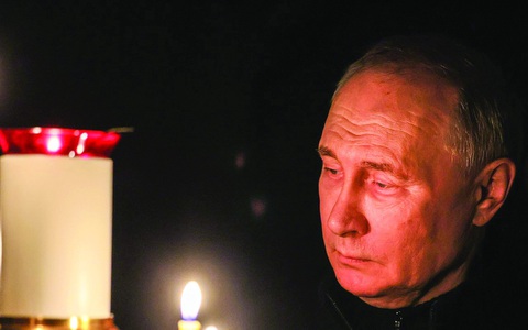 Nhiệm kỳ thứ 5 của ông Putin: Thù trong, giặc ngoài