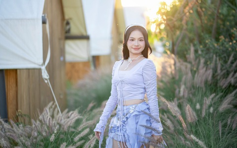 Hot TikToker hơn 2 triệu fan Hương Lý 'đốn tim' bằng giọng hát cực ngọt