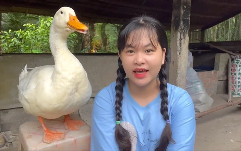 Hình ảnh cô gái trẻ miền Tây truyền cảm hứng cho phái nữ toàn thế giới