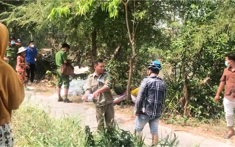 Phát hiện thi thể phụ nữ trong bao tải trôi trên kênh xáng Bạc Liêu - Cà Mau