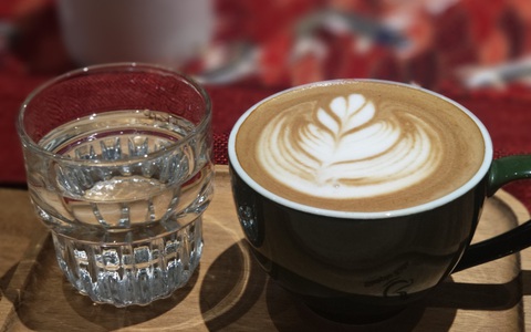 Nhiều người uống cà phê mỗi ngày nhưng có thể chưa biết lợi ích và tác hại của thức uống này