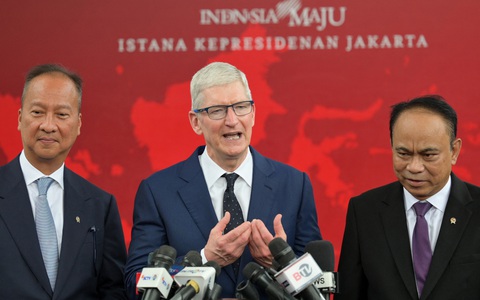 CEO Apple Tim Cook khen Indonesia, xem xét xây nhà máy
