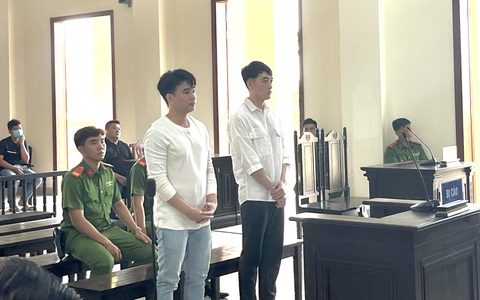 Lái xe sang, đeo nhẫn kim cương lừa 300 sinh viên miền Tây ký mua hàng trả góp