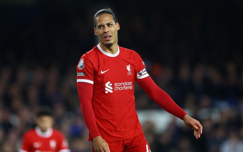 Liverpool đầu hàng cuộc đua vô địch Premier League