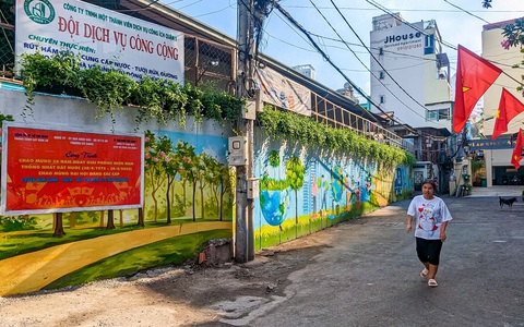 Con hẻm nhếch nhác tại trung tâm TP.HCM được 'thay áo mới'