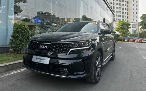 Tin tức giá xe: Kia Sorento hybrid giảm niêm yết tới 120 triệu đồng, 'mềm' hơn cả Honda CR-V hybrid
