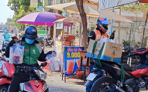 Hãng treo thưởng dịp 30-4 nhưng điều kiện khắt khe, nhiều tài xế tắt app tránh nóng