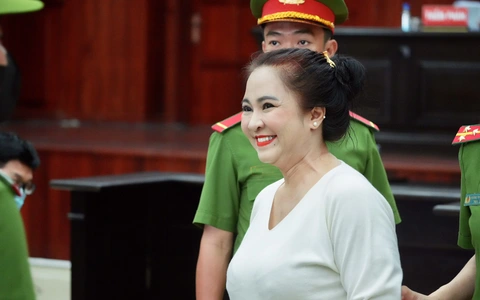 Được giảm 3 tháng tù, bà Phương Hằng còn phải thụ án bao lâu nữa?