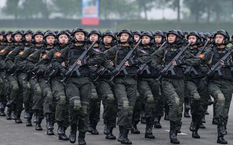 Kiểm tra hợp luyện diễu binh, diễu hành kỷ niệm 70 năm Chiến thắng Điện Biên Phủ