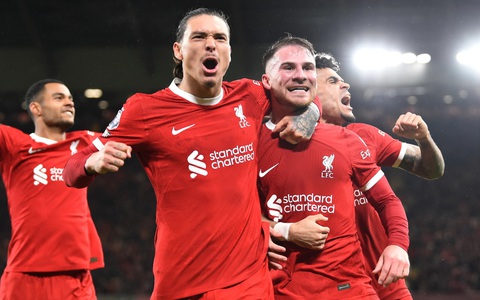 'Messi chân phải' giúp Liverpool lấy lại ngôi đầu bảng
