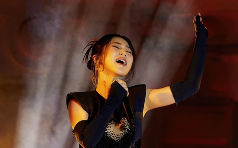 Hương Tràm chia sẻ về những 'sóng gió' thời gian qua, nhất là tin đồn sang Mỹ sinh con