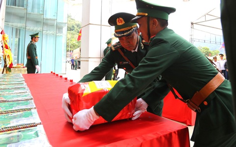 Đón nhận 11 hài cốt liệt sĩ ở Lào về nước
