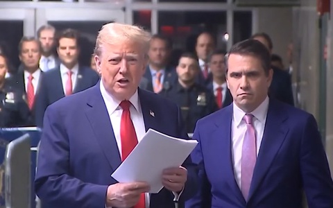 Nhiều dân biểu Đảng Cộng hòa bỏ họp, ra tòa ủng hộ ông Trump