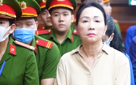Bà Trương Mỹ Lan nhờ người đứng tên khoản vay hơn 400 tỉ đồng tại Sacombank