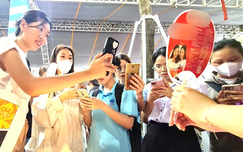 Tăng đề kháng, tiết chế lòng tham trong vòng vây lừa đảo mạng